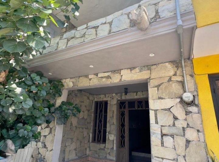 Casa en Venta en Mirador de Mitras, Muy Cerca de Pedro Infante y Prolongación Ruiz Cortines